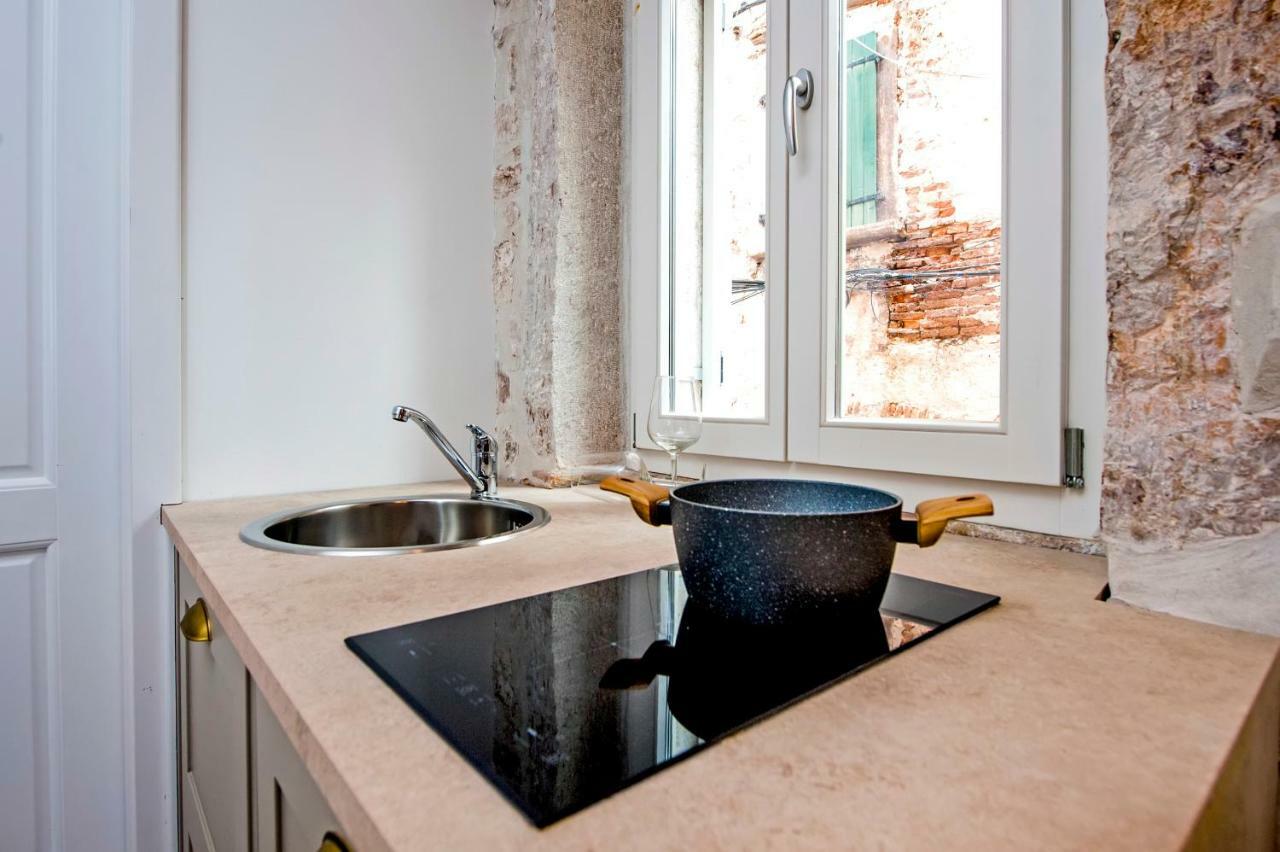 Apartment And Studio Ca' 3 Vie ロヴィニ エクステリア 写真